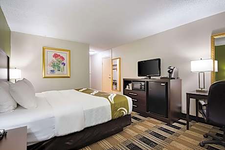 1 King Bed, Nonsmoking