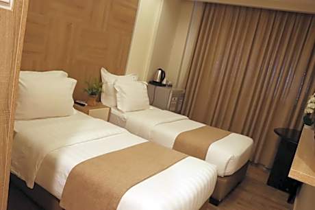 Twin Room with Shower