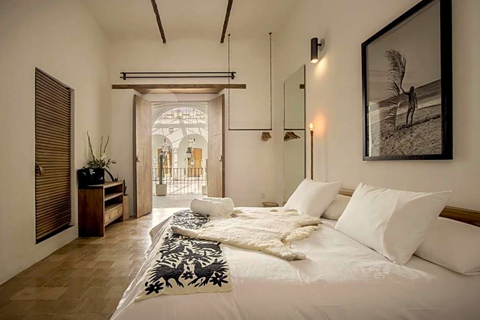 Hotel Sin Nombre