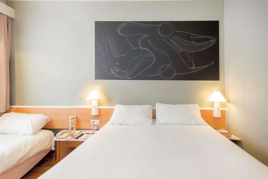 Ibis Granada