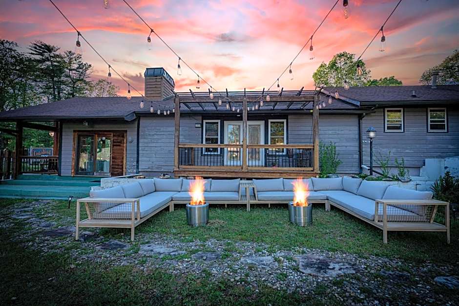 CedarWood Inn
