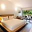 Sunshine Lodge Inn