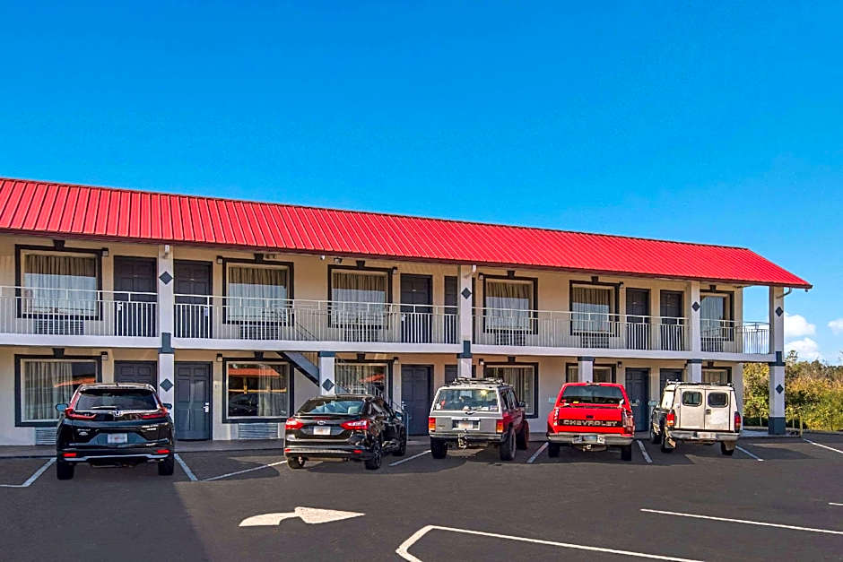 Americas Best Inn - Calhoun