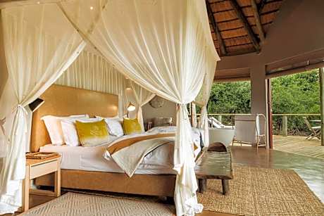 Suite with Balcony - Safari Package
