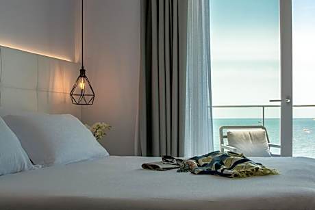 Deluxe Double or Twin Room with Sea View
