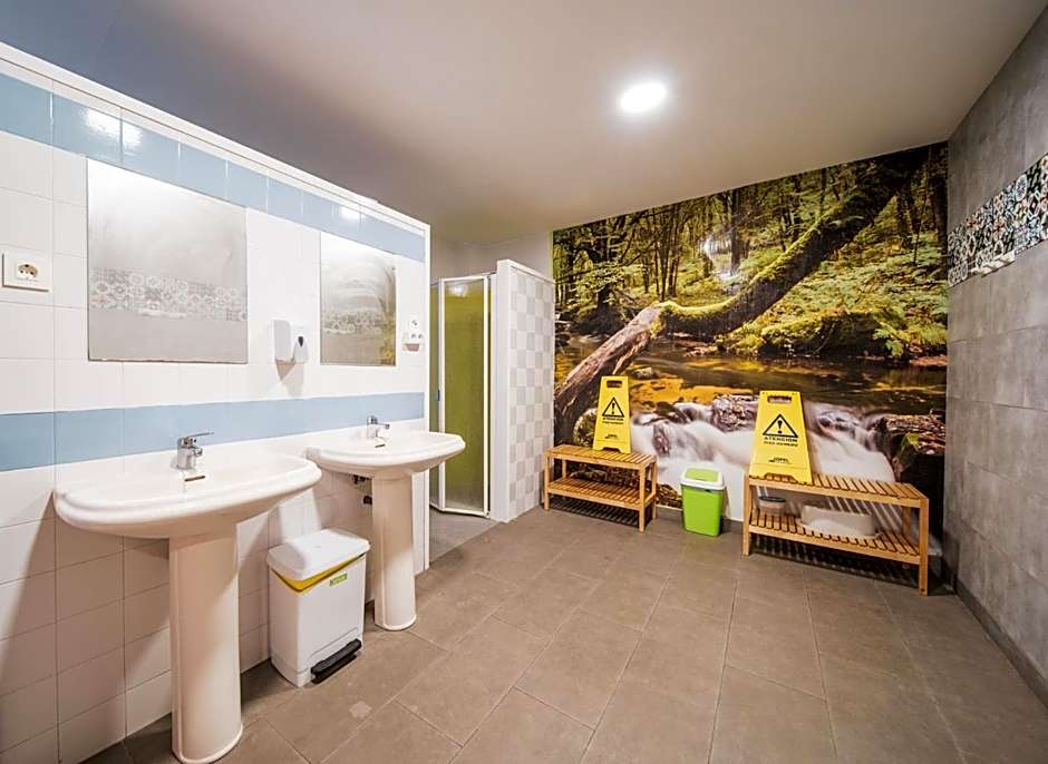 Albergue Barullo - Cubículos - Literas - Habitaciones