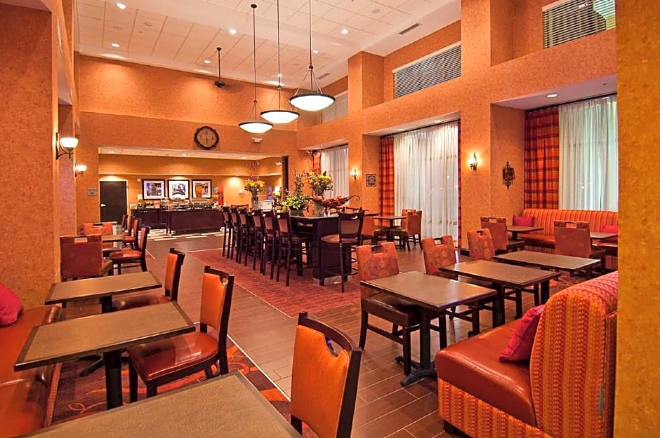 Hampton Inn & Suites Elk City