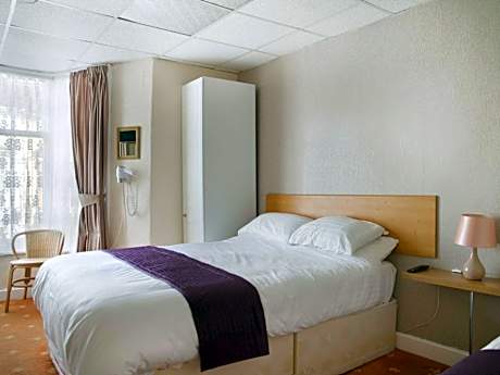 Triple Room with Private Bathroom