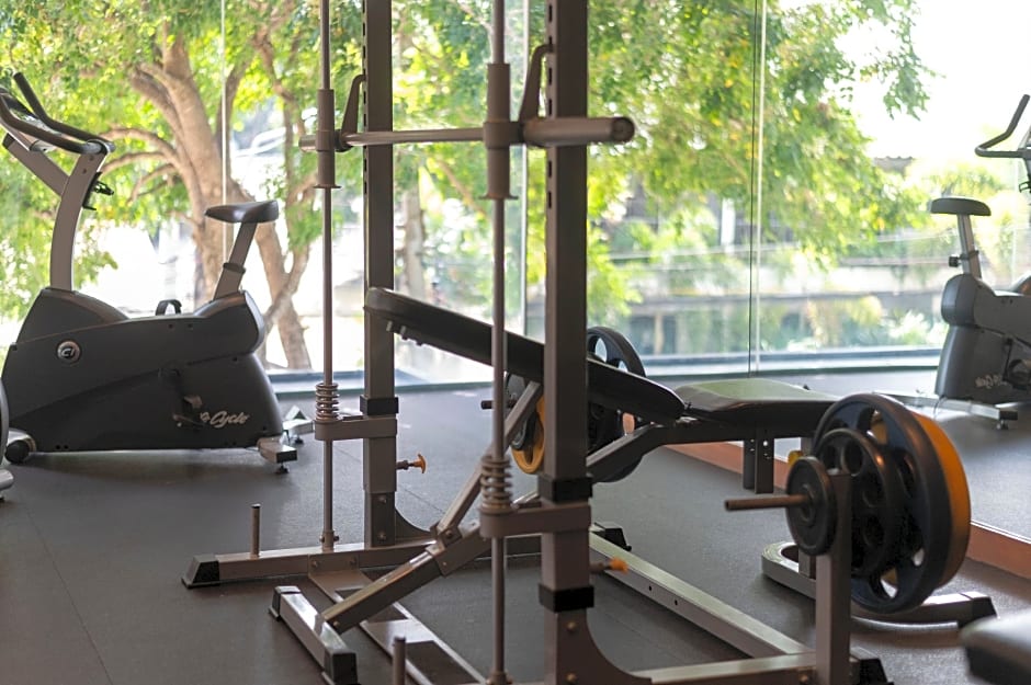 Woodlands Suites, Serviced Residences