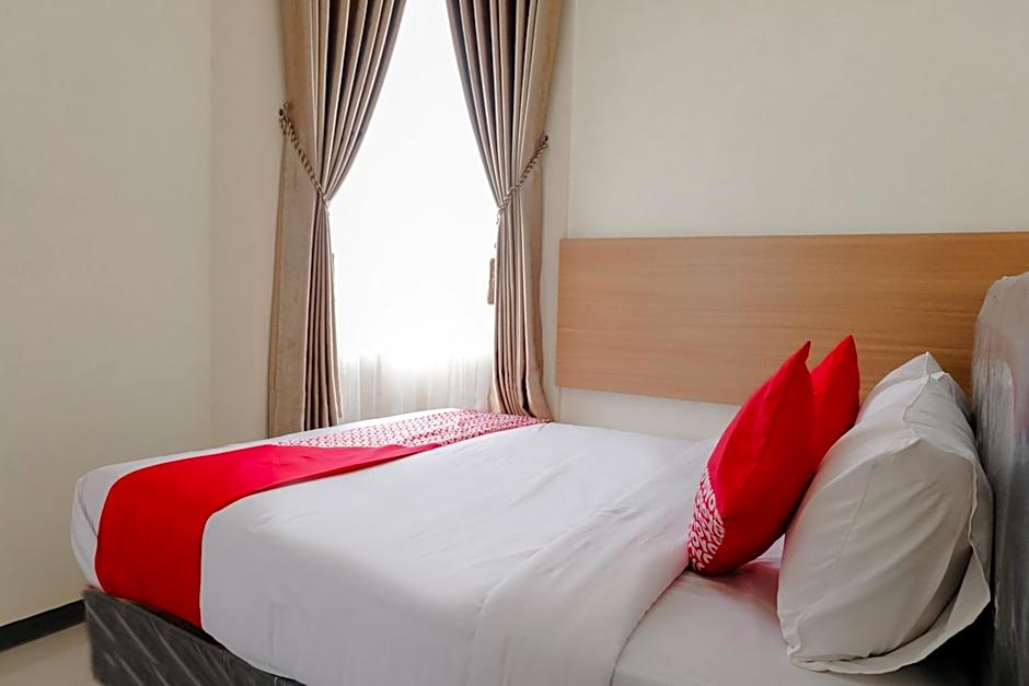 OYO Flagship 1603 Antosa Family Residence Silver Key