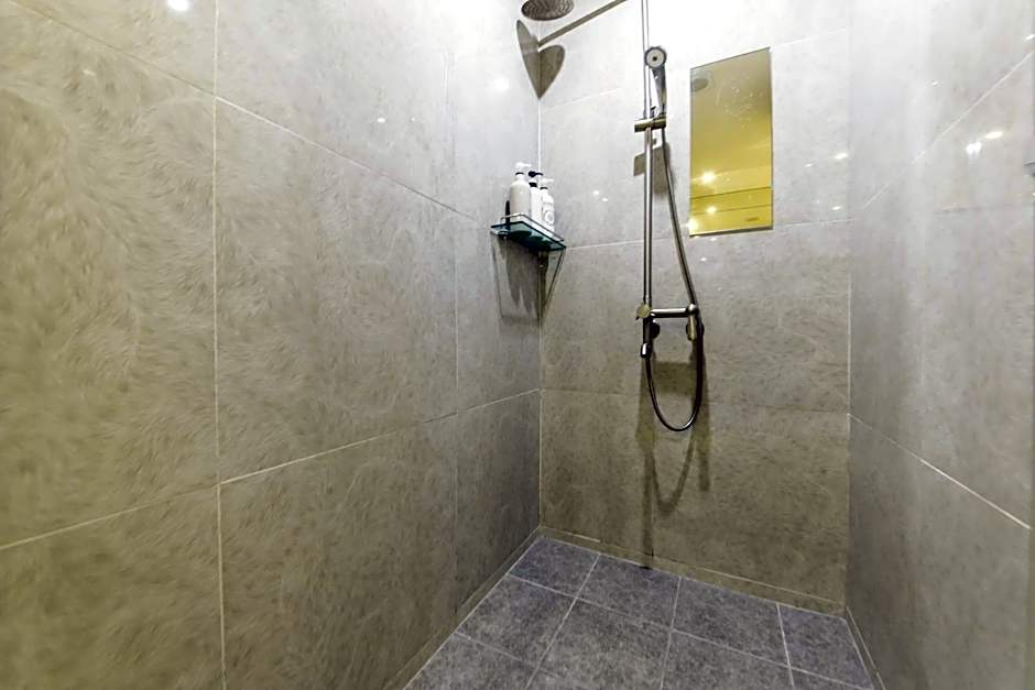 Ever Tourist Hotel