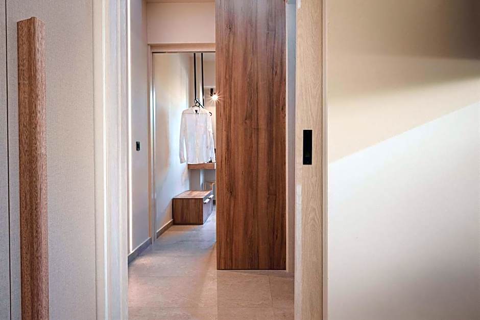 Palm Tree Beach Suites, by ZanteWize