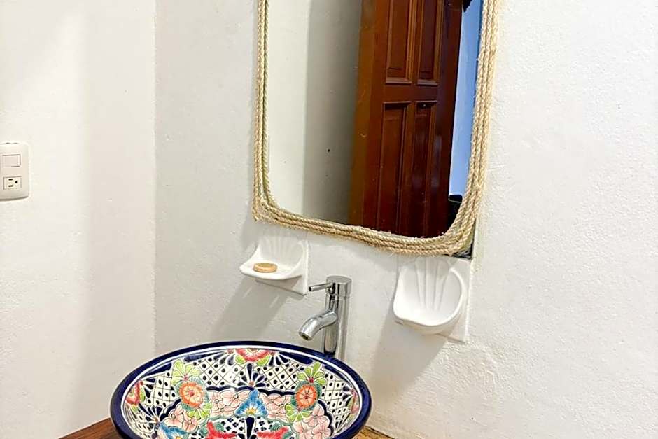 Spacious King Room near Beach & Quinta