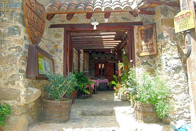 Foto 1 dari 50 — Linos Inn