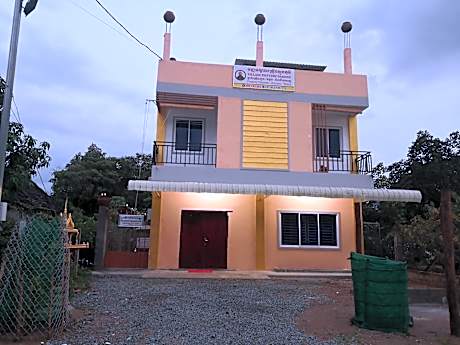 Village Pottery Garden Villa