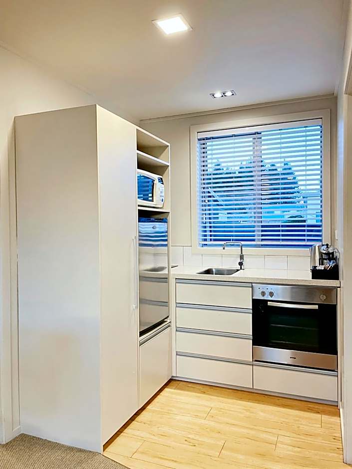 Anchorage Motel Apartments