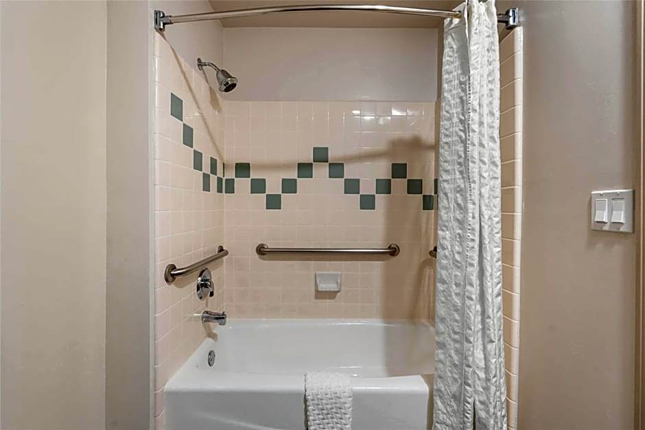 Best Western Plus John Jay Inn & Suites