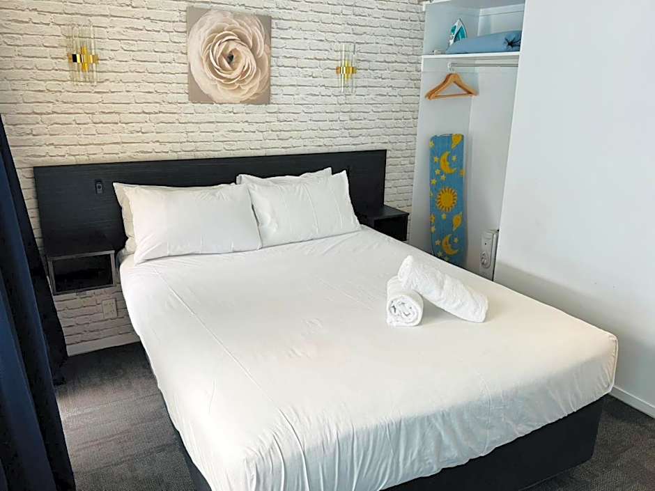 Apex On Fenton Motel