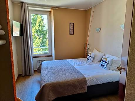 Double-Salle de bain privée-Vue sur Montagne-hôtel 2 étoiles