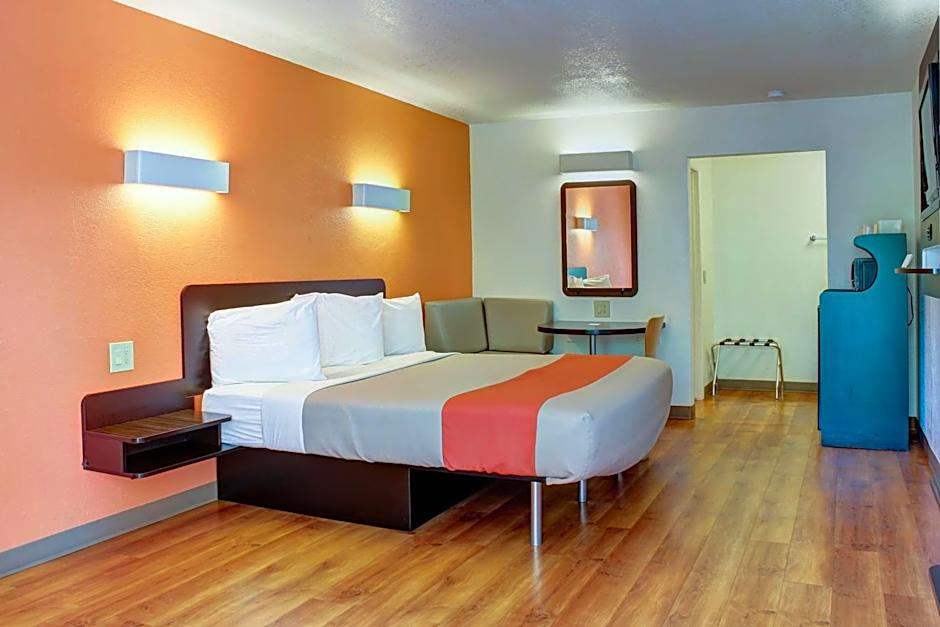 Photo 1 of 50 of Motel 6-Bishop, CA