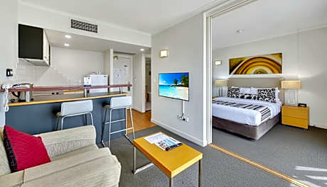 One Bedroom Queen