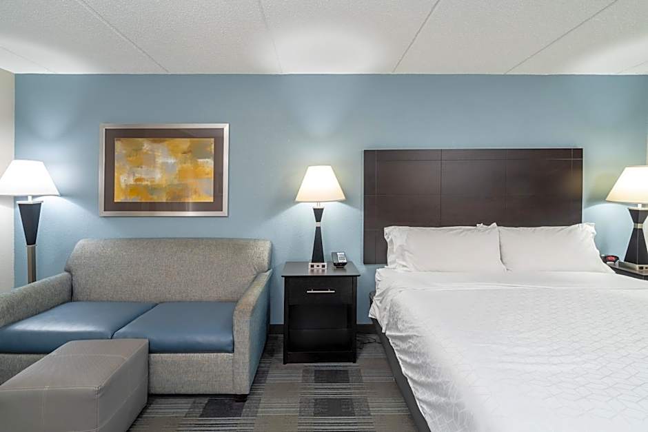 Holiday Inn Express Forsyth By IHG