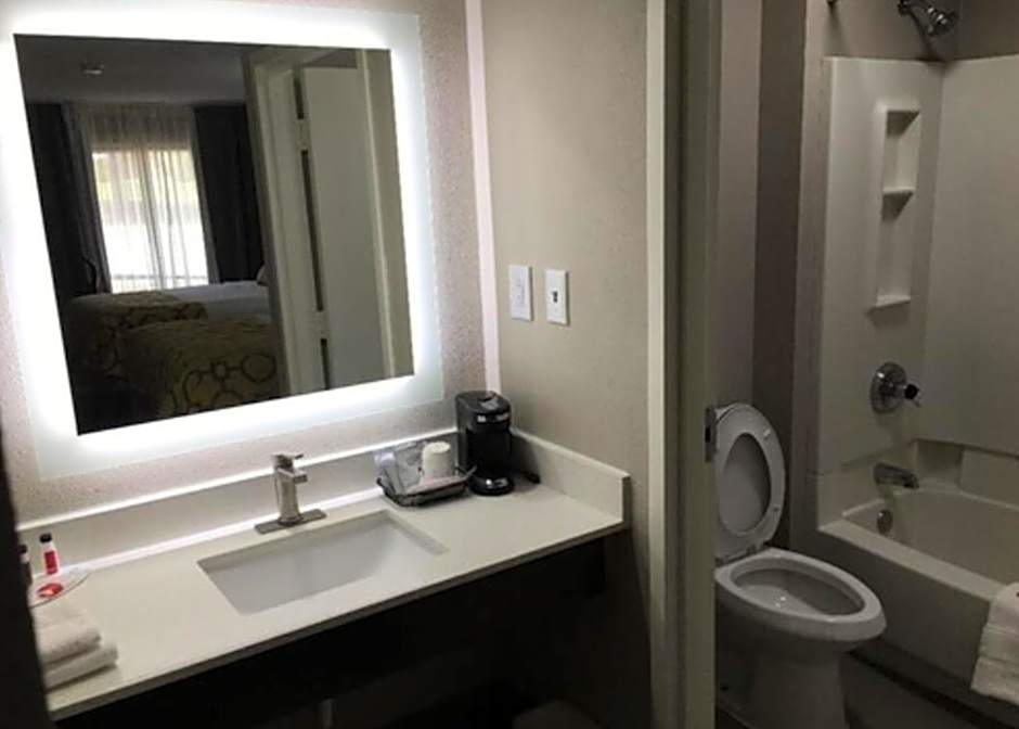 Baymont by Wyndham Topeka