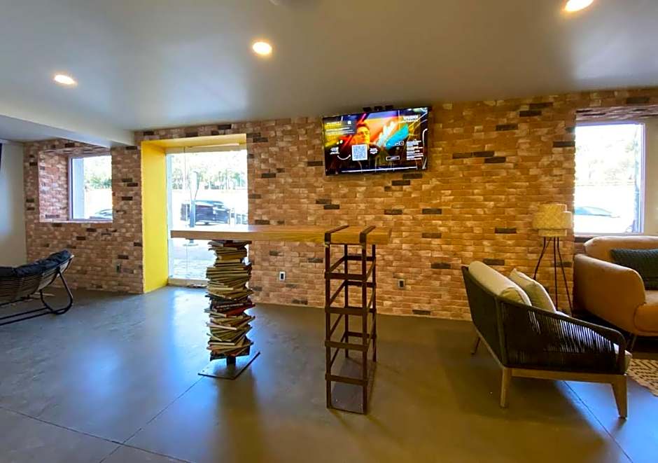 Hotel Estancias VIVE MX Cuauhtemoc, Trademark by Wyndham