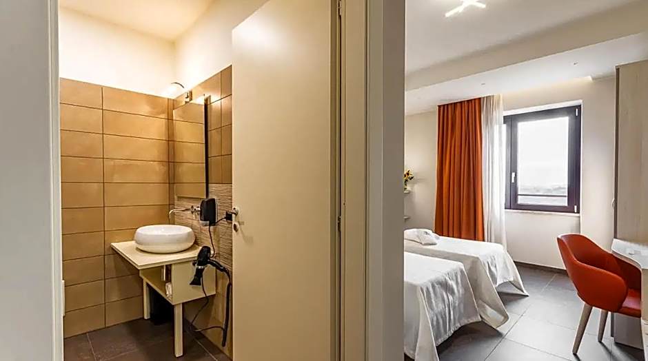 LUAL Bleisure Hotel