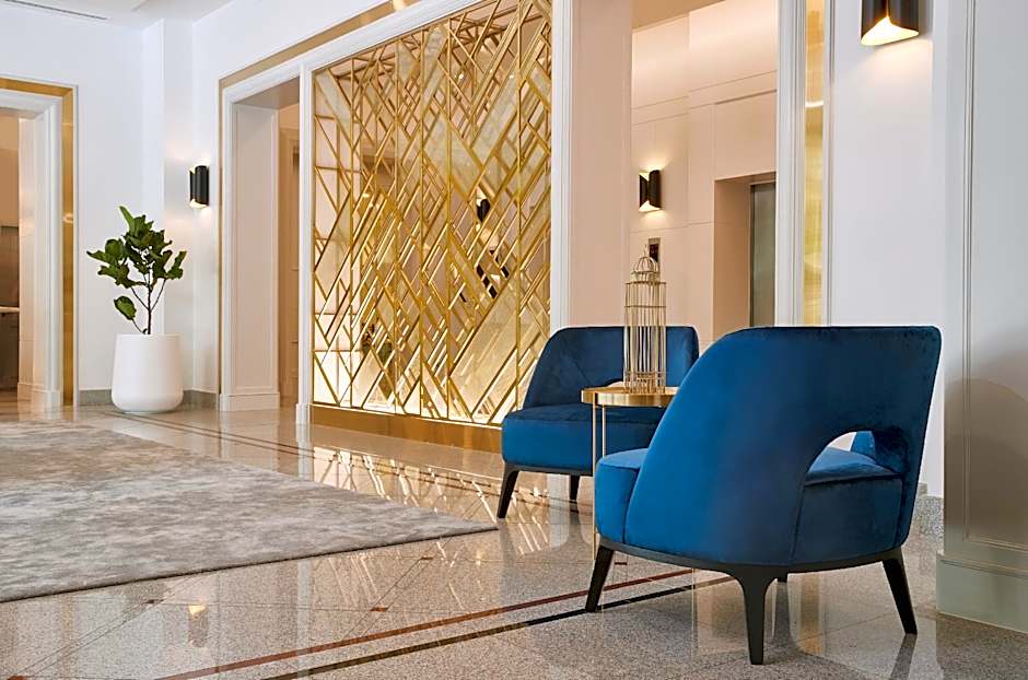 Bliston Suwan Parkview Hotel