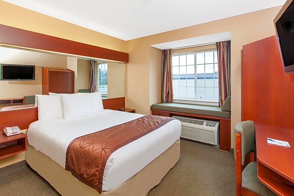 Microtel Inn by Wyndham Rogers