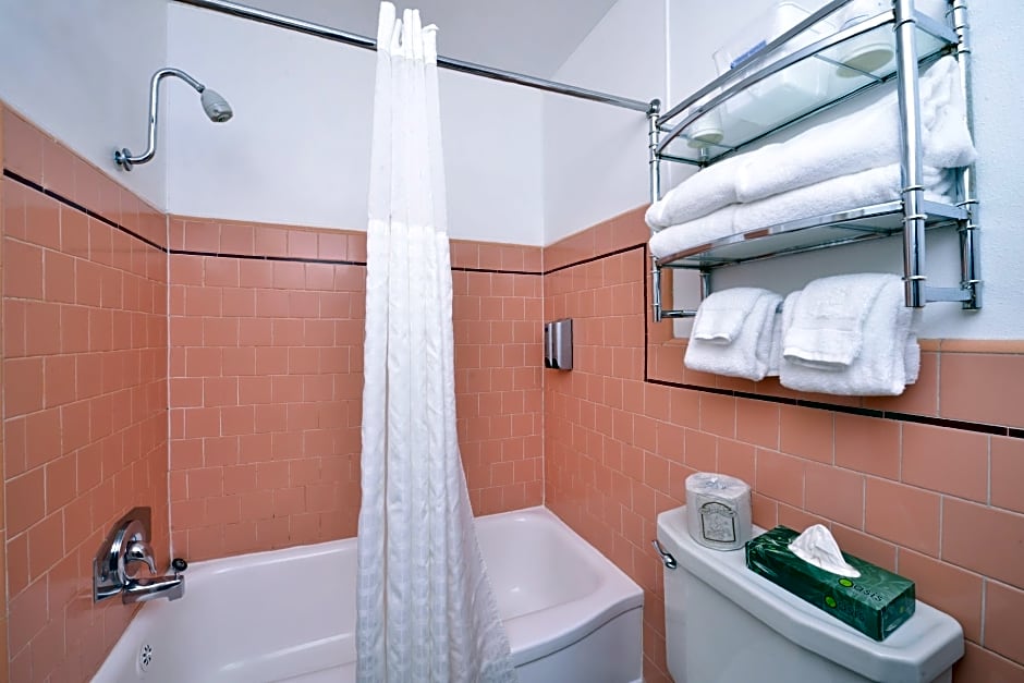 Travelodge by Wyndham Eugene Downtown/University of Oregon
