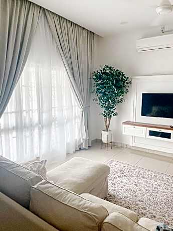 Alya’s Home @ Kuantan/IM2/UIA (NETFLIX, free Wifi)