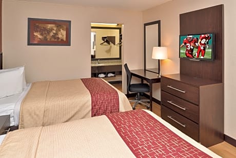 Deluxe 2 Full Beds Smoke Free