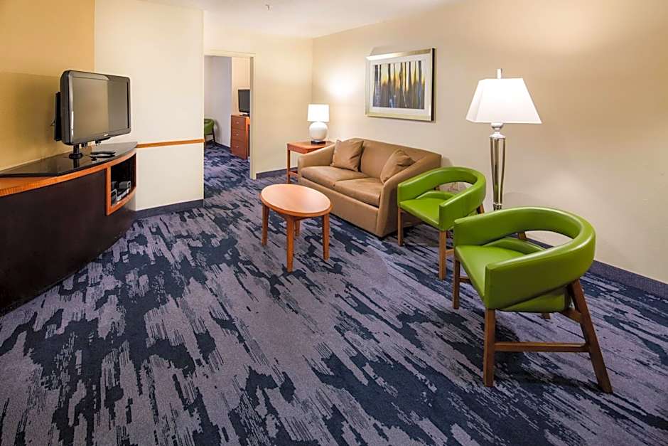 Fairfield Inn & Suites by Marriott South Boston