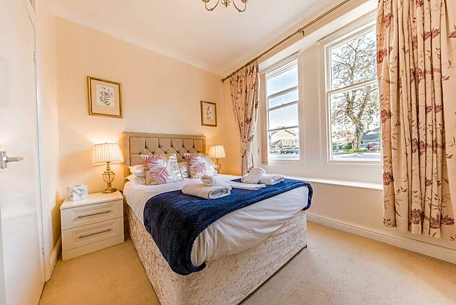 Rayrigg Villa Windermere (Room Only)