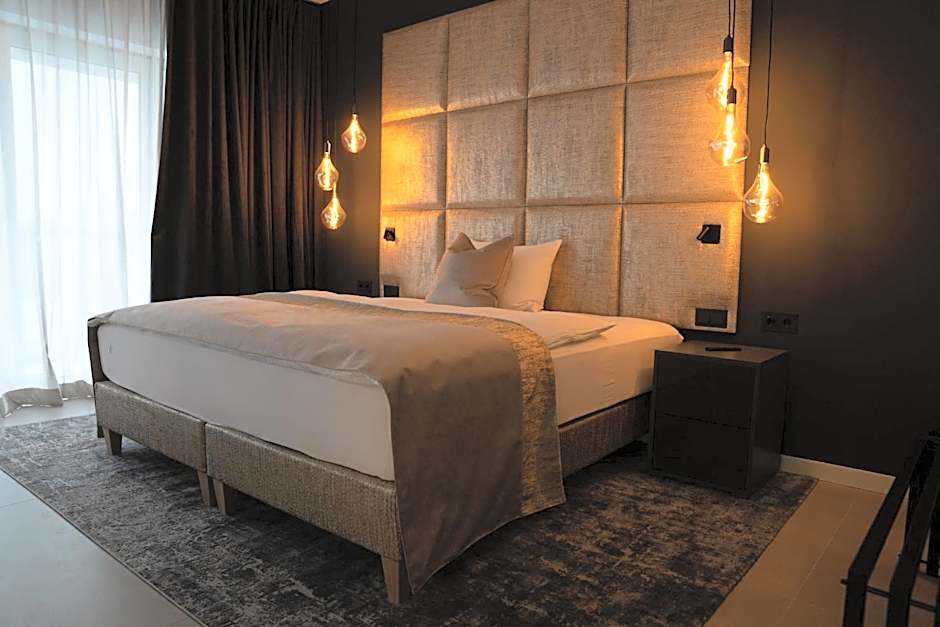 THE NEWSHA SIGNATURE HOME