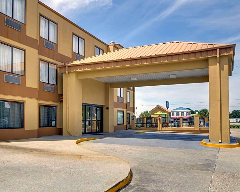 Quality Suites Baton Rouge East - Denham Springs