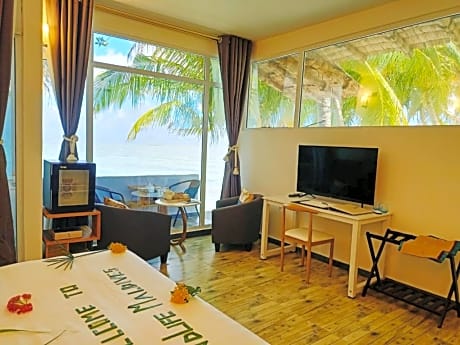 Island Life Maldives Retreat & Spa