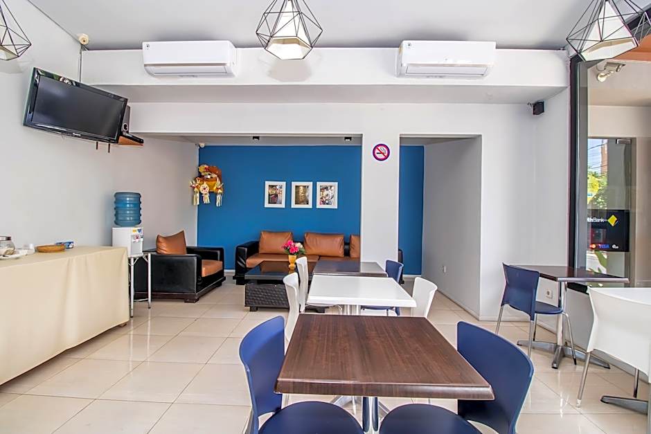 OYO 2854 COZY B&B Seminyak