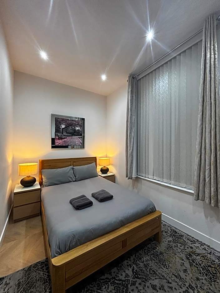 Hendham House - Near Etihad Stadium, CoOp Live Arena, AO Arena, Piccadilly Train Station & Manchester City Centre
