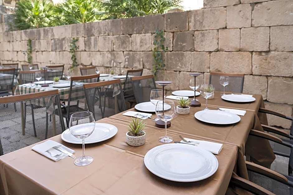 Hotel Peristil