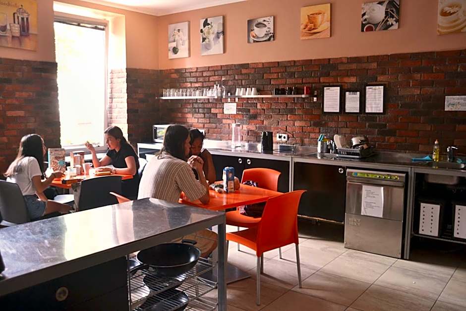 Do Step Inn Home - Hotel & Hostel