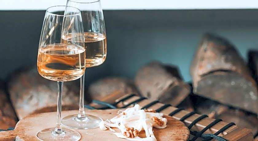 Attalos Suites Hotel