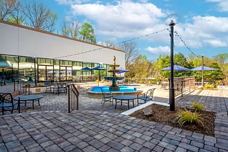 DoubleTree by Hilton South Charlotte Tyvola