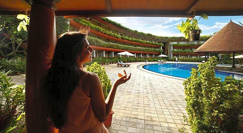 Uday Suites - The Airport Hotel