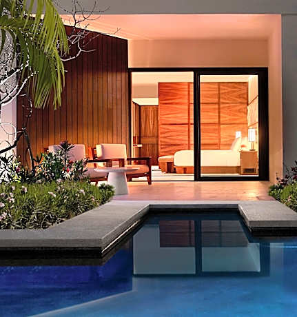 Deluxe King Private Pool