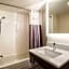 La Quinta Inn & Suites by Wyndham Clearwater South