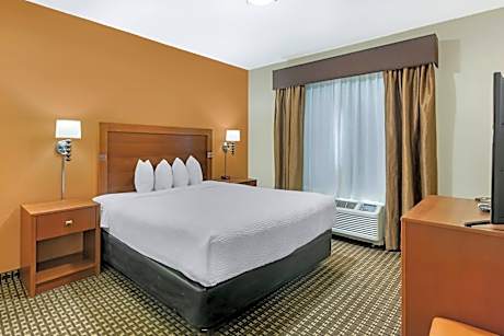 1 King Bed Efficiency Suite Nonsmoking