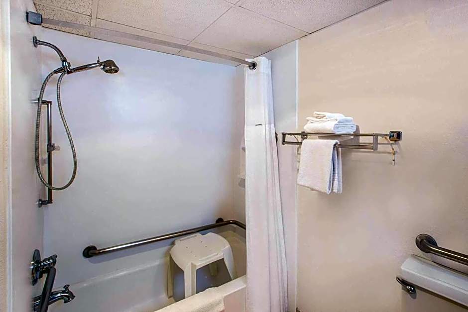 Suburban Studios, Kearney